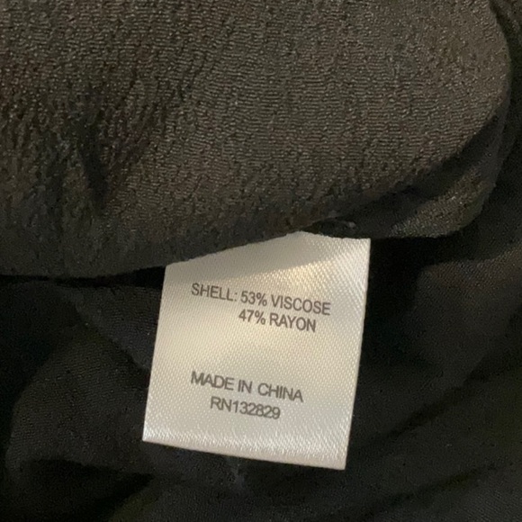 Privacy Please | NWT Rachel Ruffle V Neck Romper in Black Size S - Picture 11 of 11